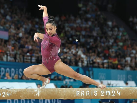 Medalhista Olímpica em Paris 2024, Julia Soares, faz tarde de autógrafos no Shopping Estação